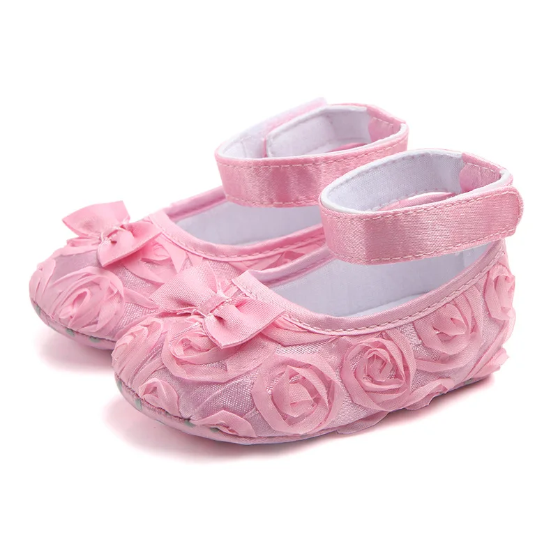 Обувь для девочек; детская обувь принцессы с вышивкой и бантом; нескользящие Мокасины с пряжкой на мягкой подошве - Цвет: Розовый