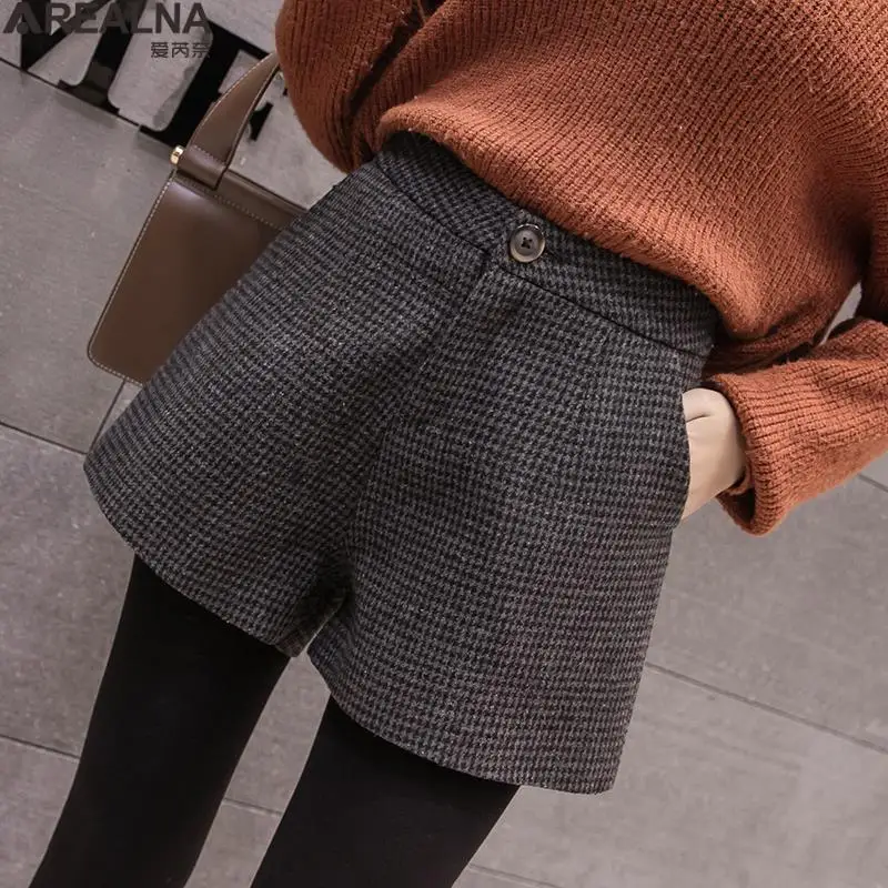 swimming shorts Retro High Waist cargo Shorts Women 2021 Autumn Winter Corduroy Casual wide leg Female Shorts Boyfriend Style Woman Shorts +belt women's clothing stores