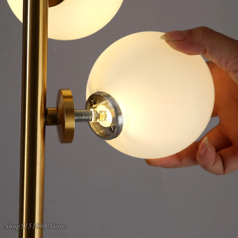 Günstige Nordic Einfache Boden Lampen für Wohnzimmer Glas Ball Stehend Lampe Gold Licht Schlafzimmer Kreative Art Home Decor Leuchten