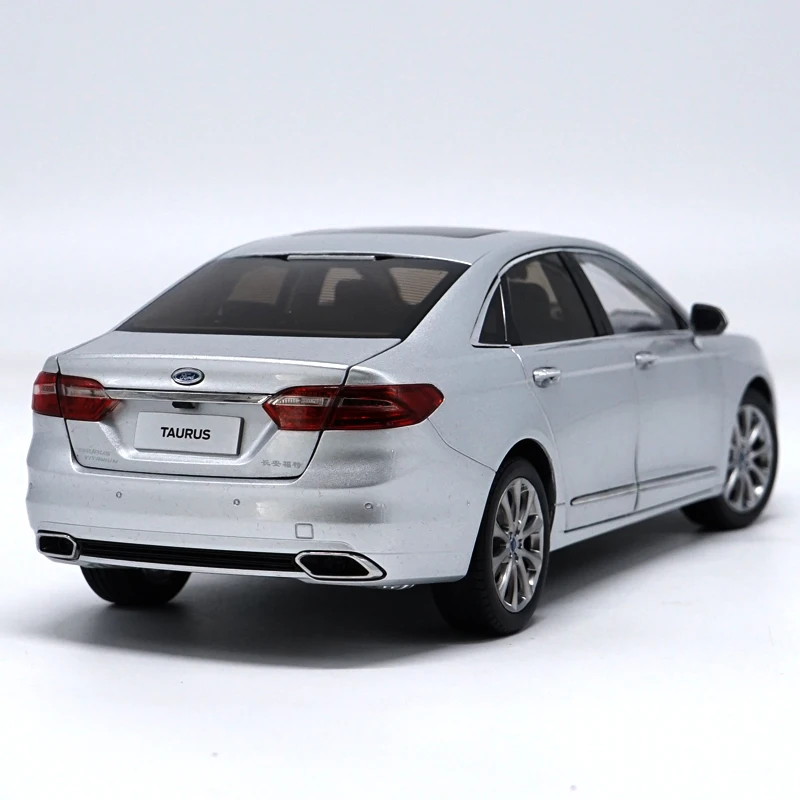 1:18 тщательная модель автомобиля FORD 2015 TAURUS из сплава статические металлические