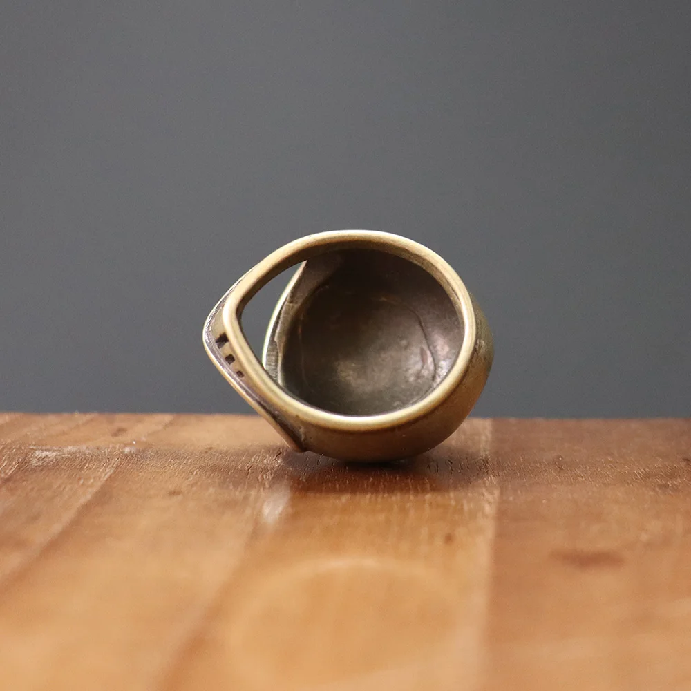 Helmet pendant brass (10)