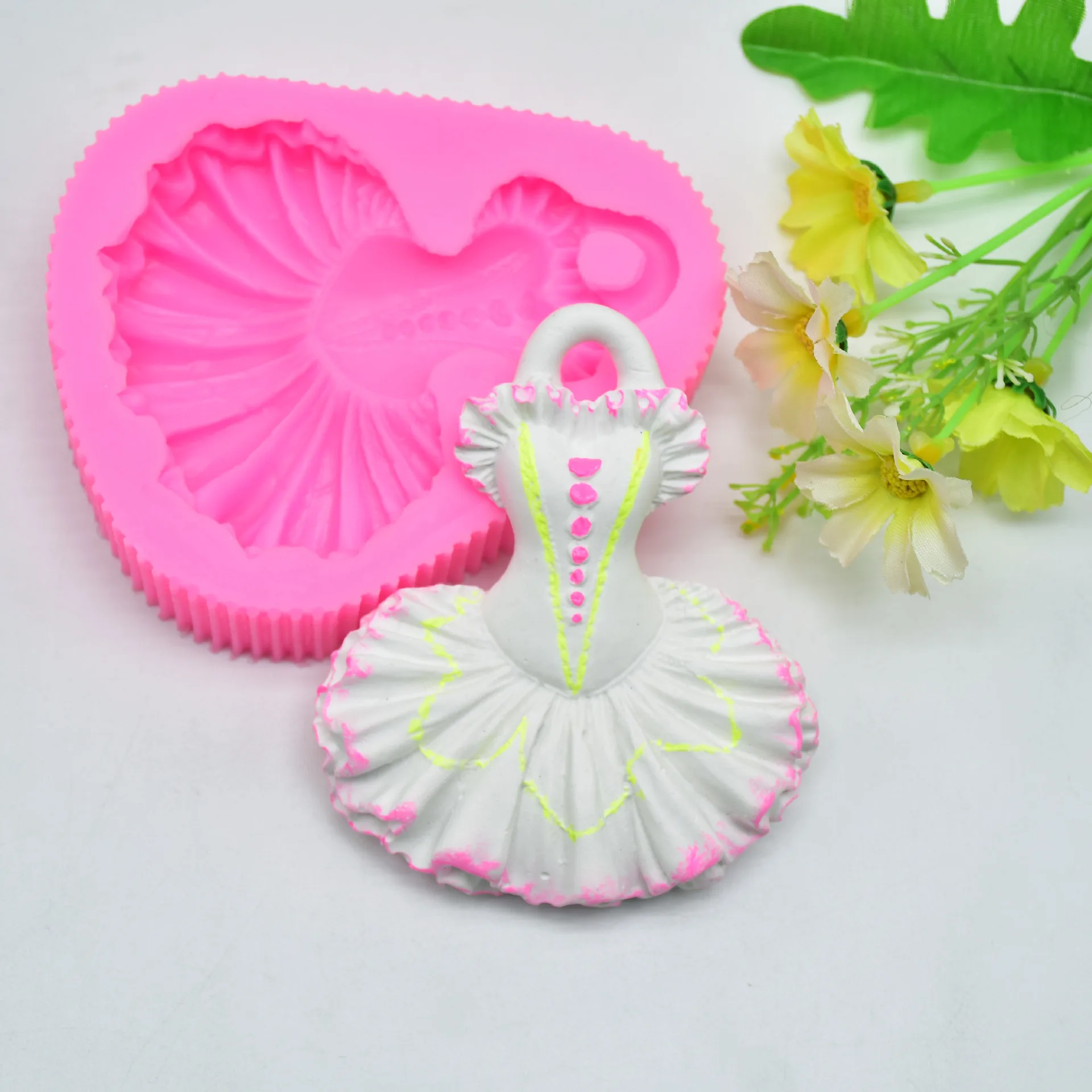 Girl Princess Ballet Dancing Skirt Shape Silicone Mold 3D Handmade For Chocolate Soap Fondant Cake Decorations Mould Baking Tool | Дом и сад