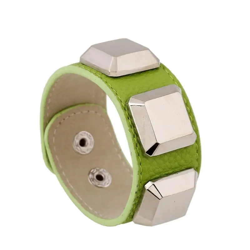 

New Fashion Woman Hight Street Wide Leather Bracelet PU Gold Rivet Lady Bracelet Luxury Wrap Catwalk Jewelry Accesories