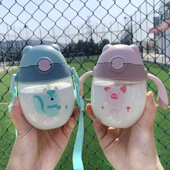 

Simple Cute bei bei zhu Children Play Cover Plastic Cup-Choke with Scale Portable Handle Learn Drink Silicone Suction Cup