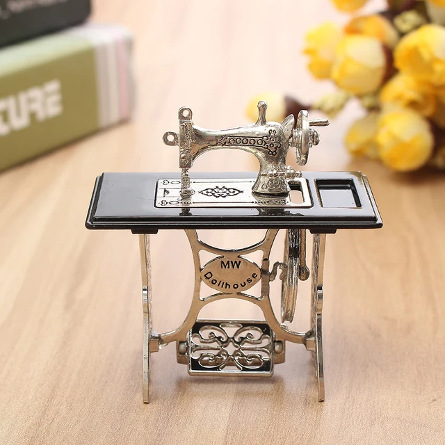 1pc Vintage Sewing Machine Music Box - Creative Ornament for Home, Cafe,  Bar, and Store Decoration