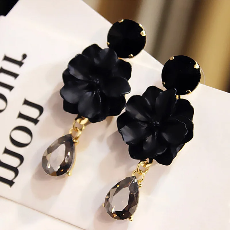 Блестящие боковые новые модные брендовые ювелирные изделия черные бусины серьги-гвоздики для женщин подарок капли воды цветок серьги