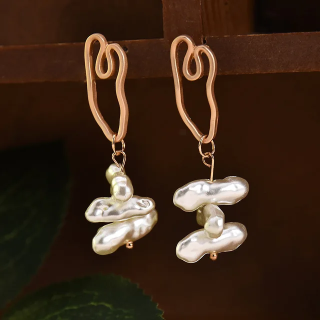 2019-New-Trendy-Elegant-Created-Big-Simulated-Pearl-Long-Earrings-Pearls-String-Statement-Drop-Earrings-For.jpg_.webp_640x640 (7)