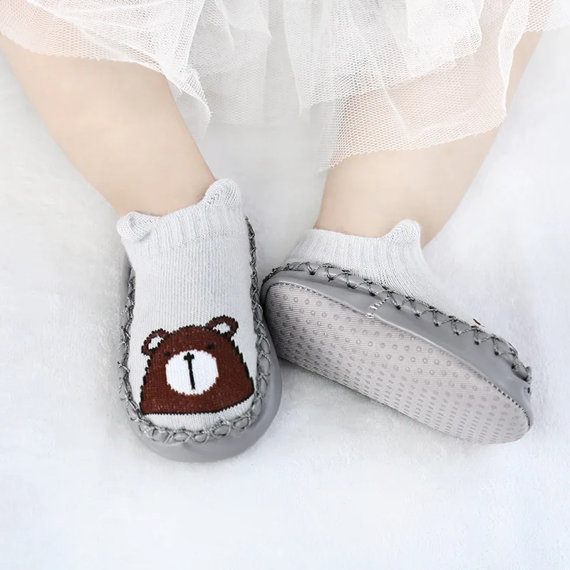Детская обувь для первых шагов; Нескользящие мягкие носки с рисунками для новорожденных; сезон осень-зима; носки с резиновой подошвой для девочек и мальчиков
