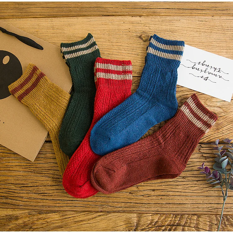 

1/2/3/5pair Knitting Warm Women's Socks Short Striped Cotton Female Socks Long Loose Solid Colors High School Girls Socks Cute