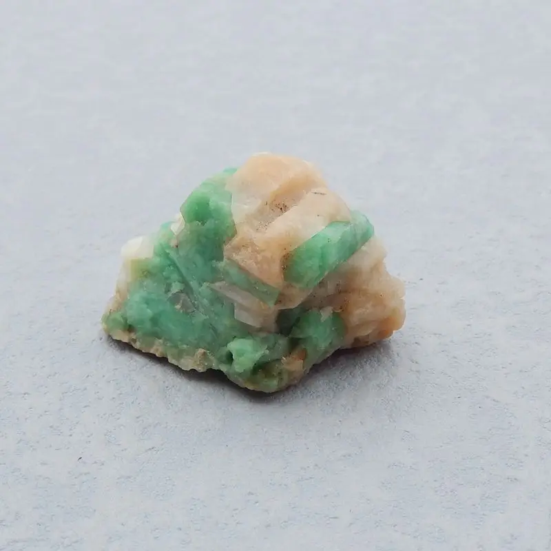 Необработанный Изумрудный зеленый драгоценный камень Drusy ювелирные изделия
