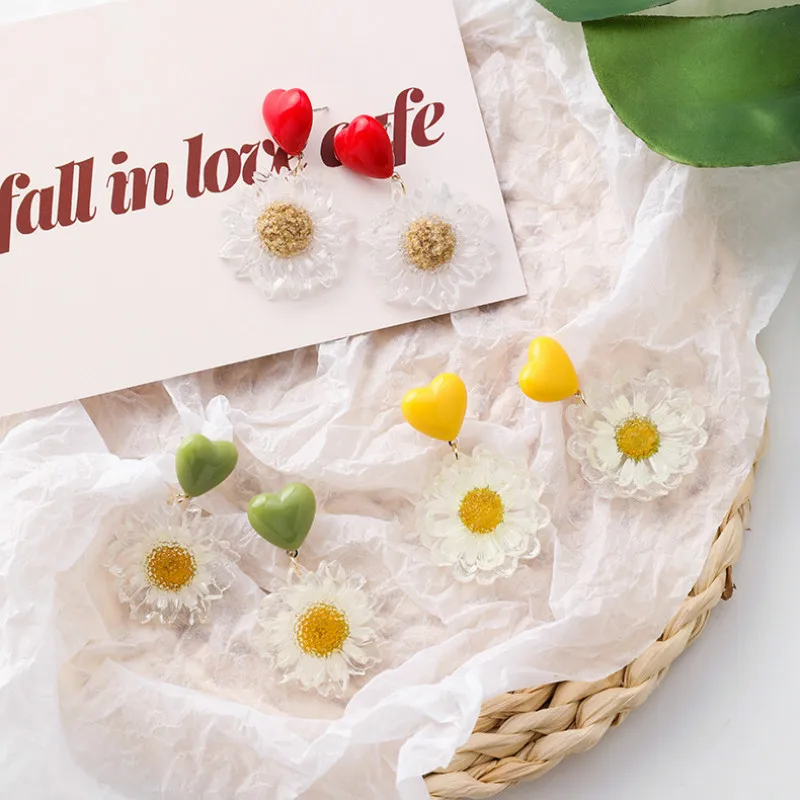 

New Korean Flower Clear Acrylic Dangle Earrings Bellis Perennis Heart Floral Transparent Earrings for Women Fashion Jewelry