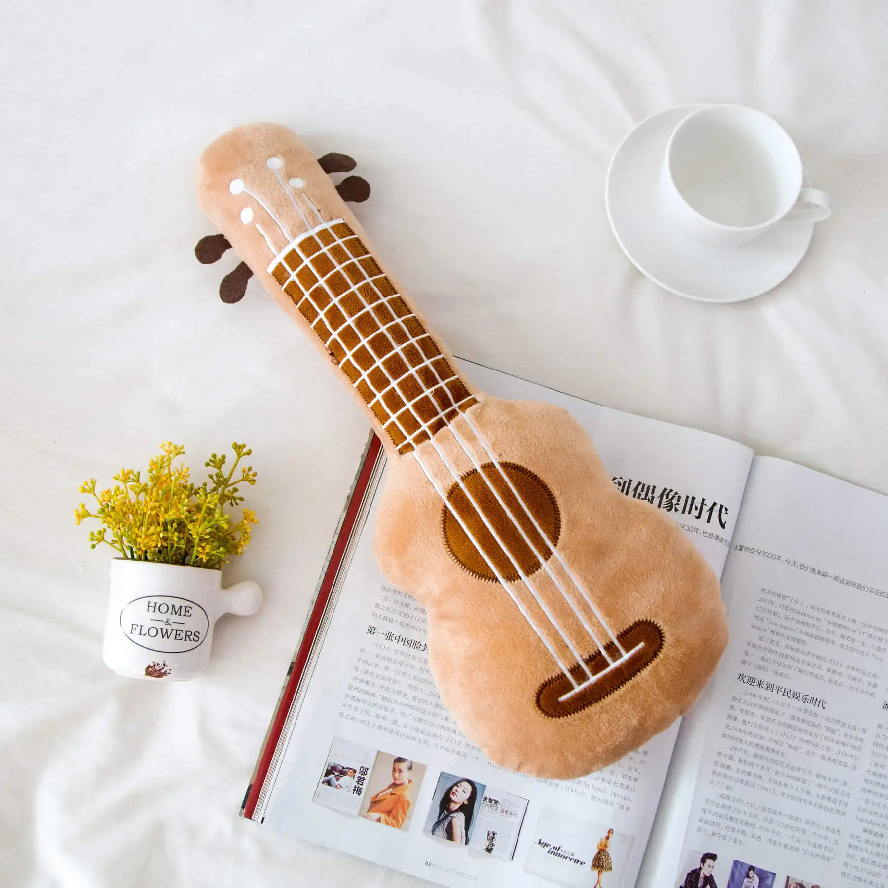 Моделирование 3D гитара плюшевая игрушка мягкая подушка модное милое украшение для дома текстиль постельные принадлежности подушки девушка подарок на день рождения Рождество - Цвет: Оранжевый
