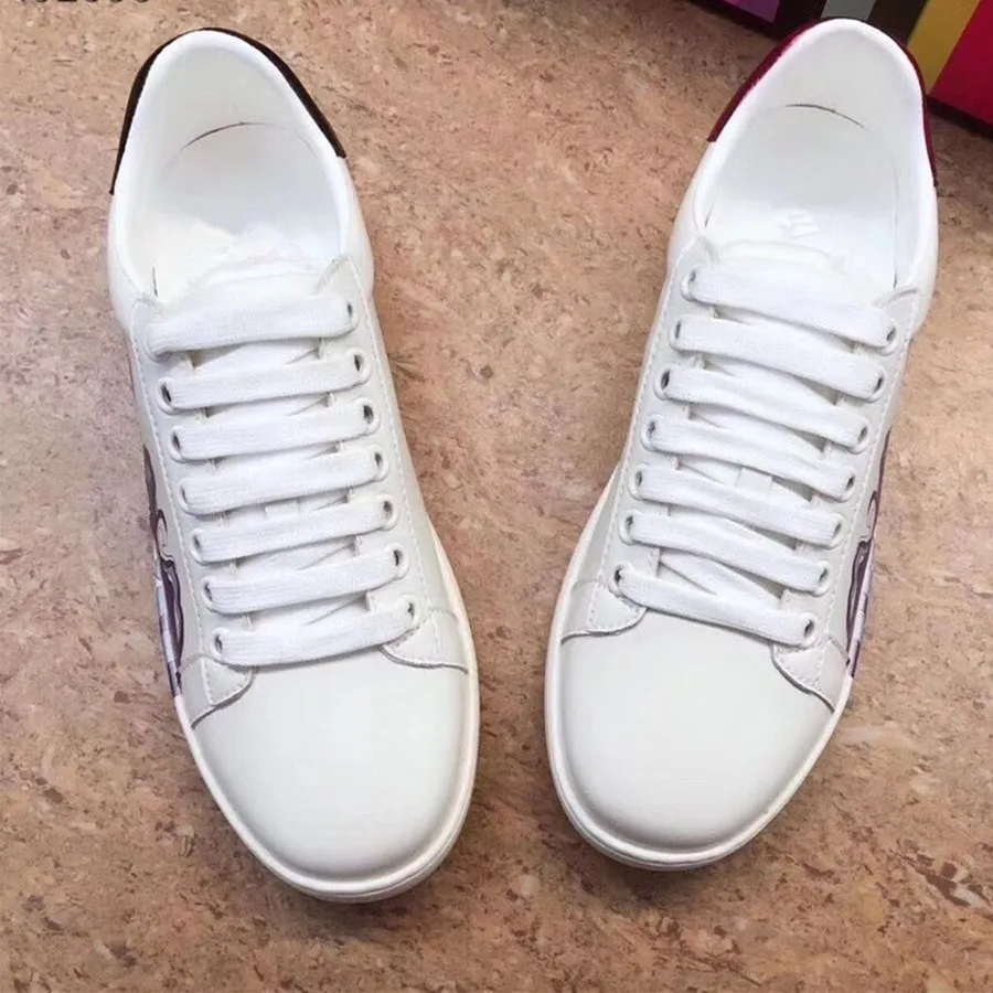 

Fashion Strawberry Print white Shoes Womens Summer Breathable Flat Shoes Waves Leather Casual Couple Shoes