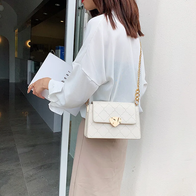 

2019 new minimalist fashion shoulder slung diamond bag Joker chain small square bag