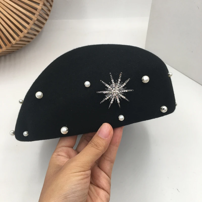 

The new black beret children fashionable joker artist temperament of restoring ancient ways pumpkin hat in England cap