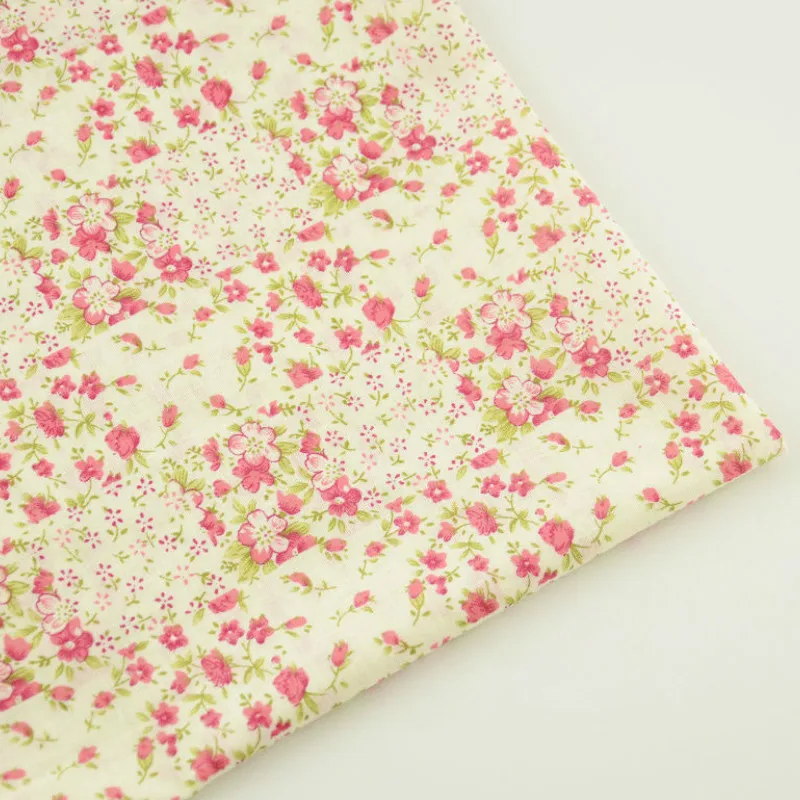Beige Printed Red Flowers and Green Leaves Design Cotton Fabric Home Textile Sewing Patchwork Cloth Dolls Decoration Fat Quarter | Дом и сад