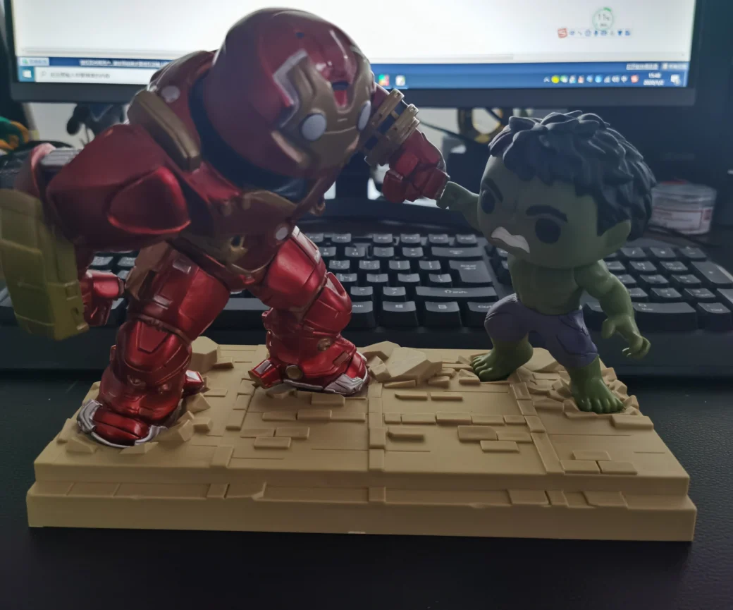 

Marvel Avengers Hulkbuster Vs. Hulk Vinyl Model Dolls Figure Toys