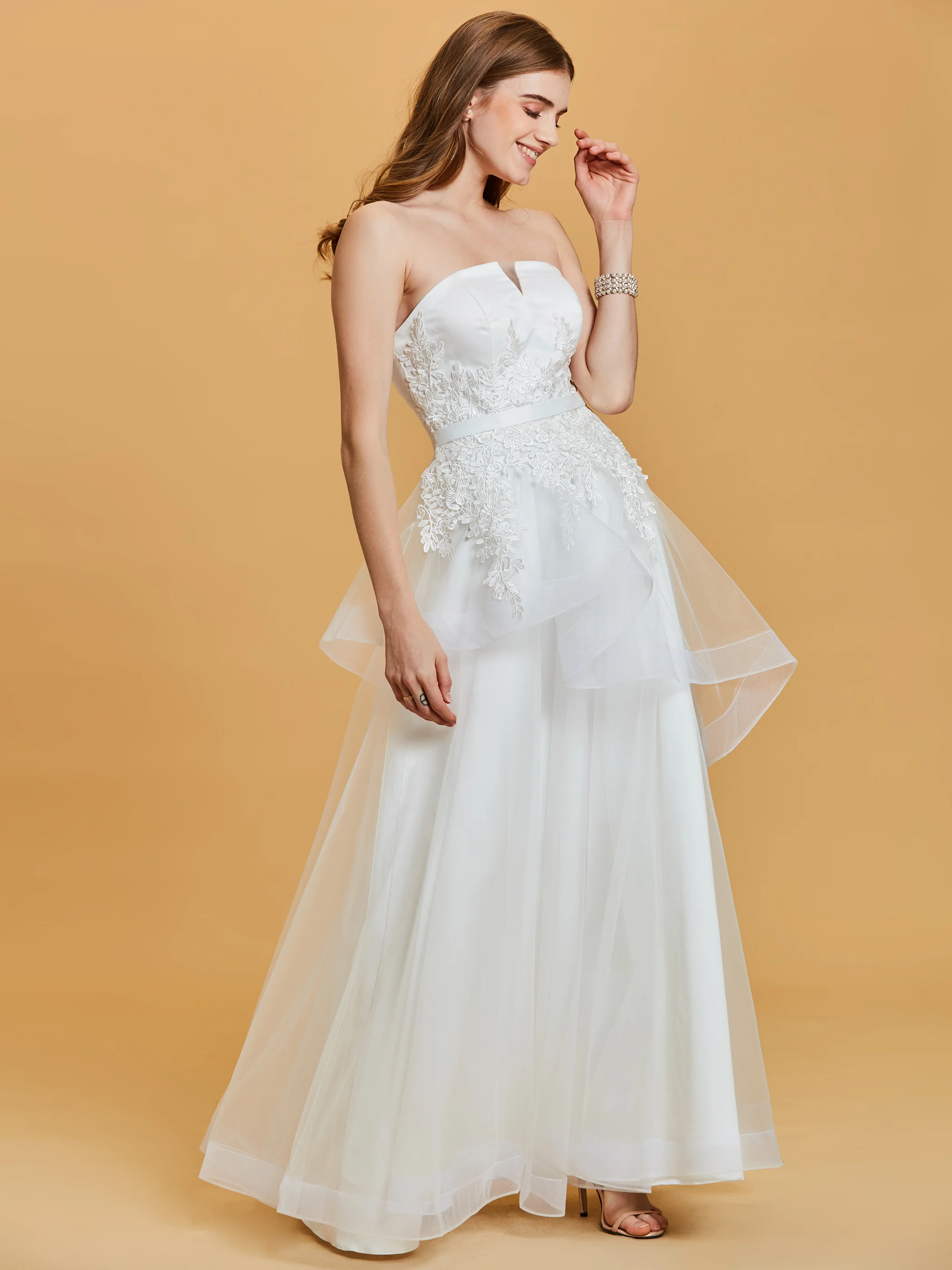 White Strapless Evening Dress Lace Appliques Tiered Wedding Party Formal Dresses Sexy A Line Zipper Up Vestidos Largos