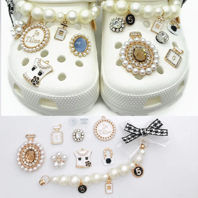 

1pcs 28Types Shoe Charms Accessories Decorations Diamond Flower Butterfly PVC Croc jibz Buckle for Women and Kids Party Gifts
