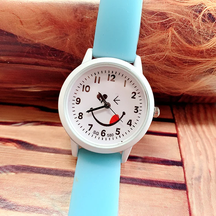 

2019 New Style Hot Selling Smiley Children's Watch Luminous Strip Cute GIRL'S Quartz Watch