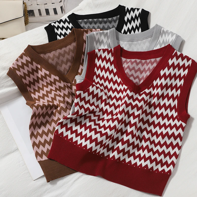 

OUMEA Women V Neck Sweater Vest Autumn Winter Sleeveless Wave Pattern Outerwear Vintage Casual England Style Knitted Warm Vest