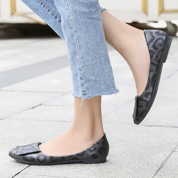 

Silentsea Casual women shallow mouth floral shoes large size 36-46 women shoes Female shoes flat shoes autumn new shoes