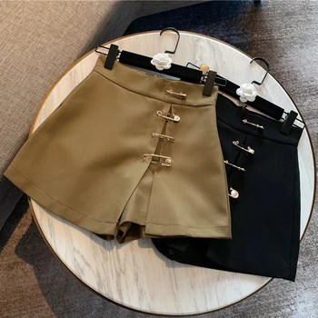 

HIGH STREET Stylish 2020 Designer Shorts Women's Brooch Embellished Casual Shorts