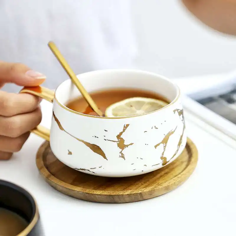 Креативный свежий скандинавский стиль мраморная матовая Золотая керамическая чашка для чая, молока, кофе, чашка с деревянной крышкой, поднос, подарок