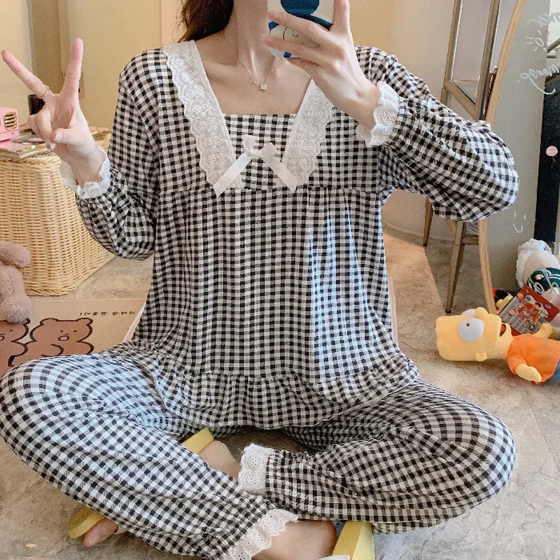 Lace Square Collar Top and Capris Pajama Set