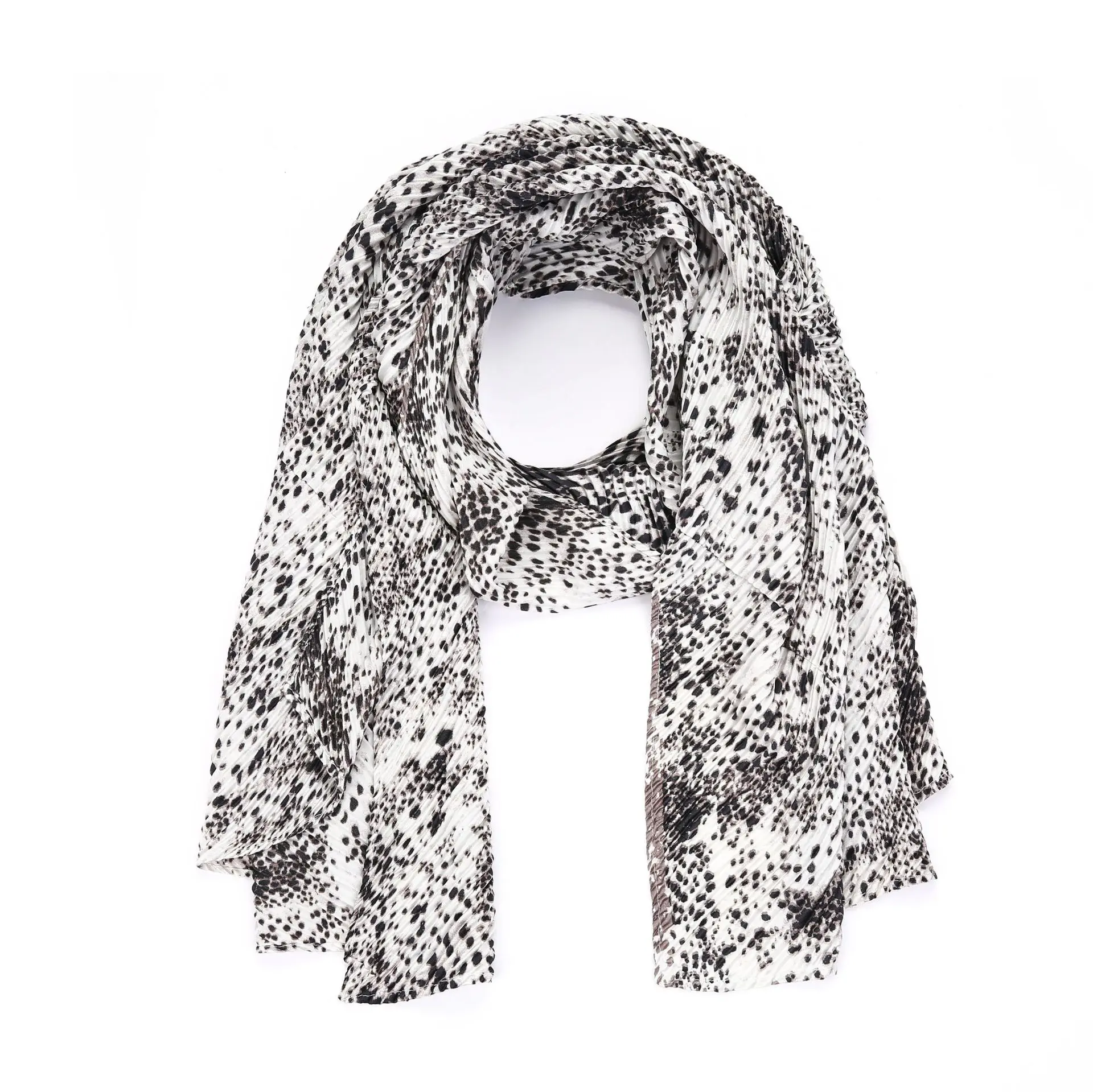 

Models in Europe And America Leopord Pattern Leopard Dots Creased Pleated Autumn And Winter Days-Women's Scarf Scarf