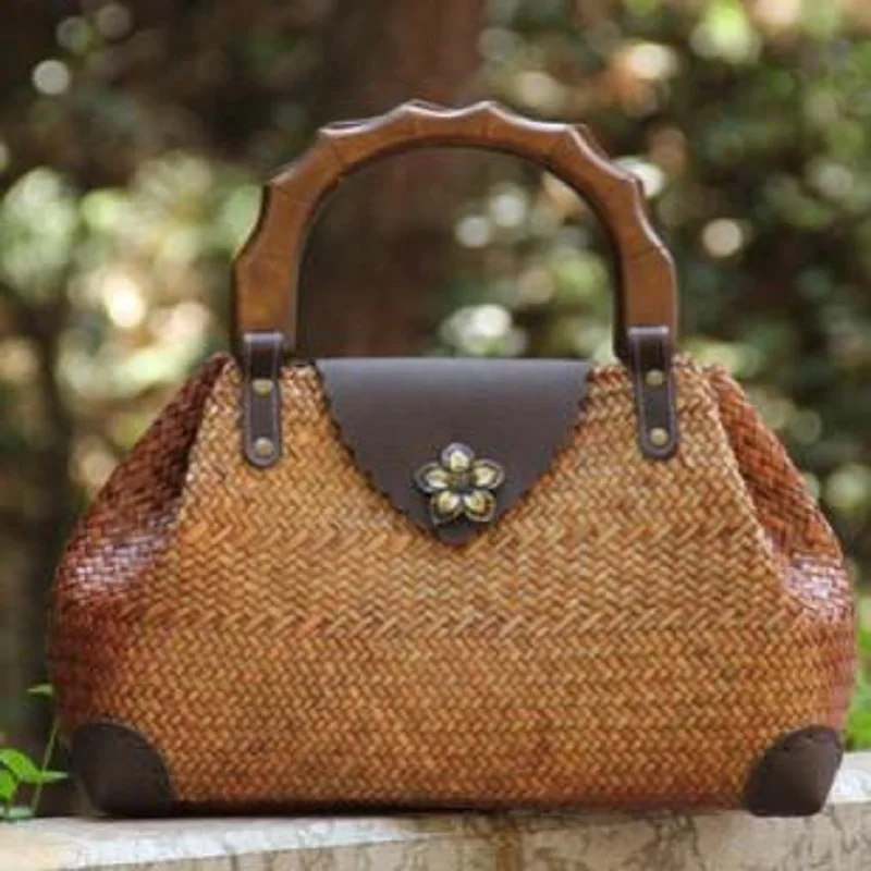 2021 New Retro Style Woven Handbags Rattan Woven Bags Straw Woven Bags Leisure Vacation Wooden Handles Leisure Handbags