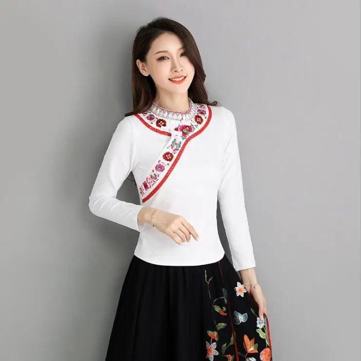 

2018 autumn New Embroidered T-Shirt