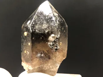 

7.8g.Natural crystal pillar crystal garnet quartz decorated hexagonal point geomantic aura energy healing mineral specimen