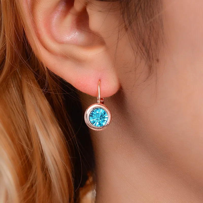 

European and American Fashion New Simple Crystal Zircon Earrings Female Fashion Temperament Classic Wild Earrings 2019