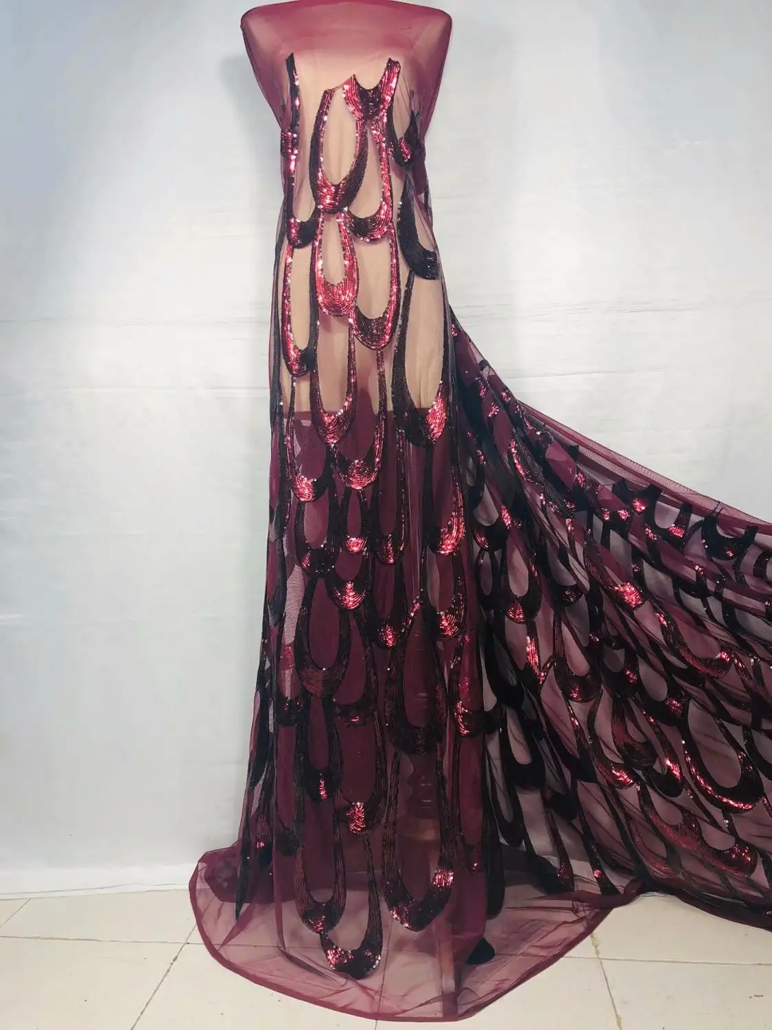 

Burgundy Color Sequins Net Lace Fabric 2019 High Quality African Mesh Wedding Bride Dress Sewing Sequined Embroidered Material