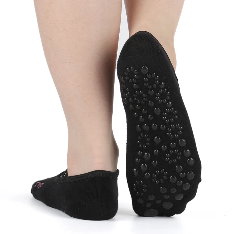 Yoga Socks for Women Silicone dots Non Skid Socks with Grips Barre Socks for Pilates Barre Sports Dance Slippers Ballet