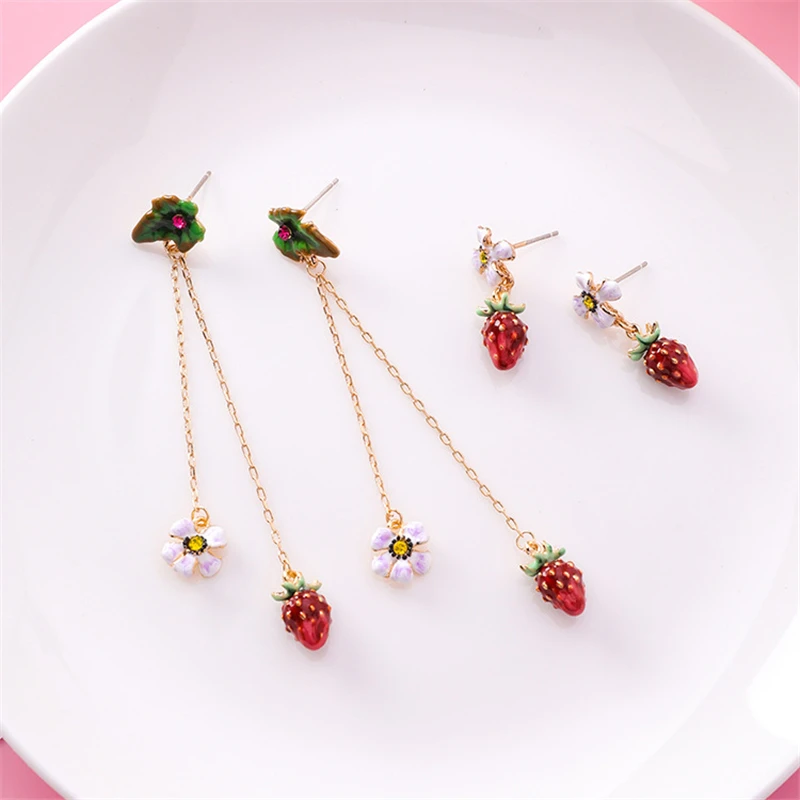 Серьги для женщин Красивые Клубничные корейские ювелирные изделия милые Креативные темпераментные простые фруктовые кисточки длинные серьги-гвоздики