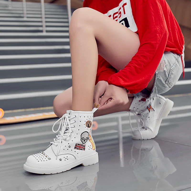Autumn Winter Skull Rivet Women Ankle Boots White Genuine Leather Woman Boots Round Toe Lace Up Shoes Motorcycle Female Footwear