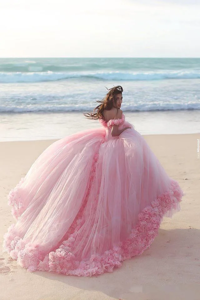 Пышное розовое Пышное Платье принцессы Золушки, официальное длинное бальное платье, вечерние платья для выпускного вечера, со шлейфом, с открытыми плечами, с объемным цветком