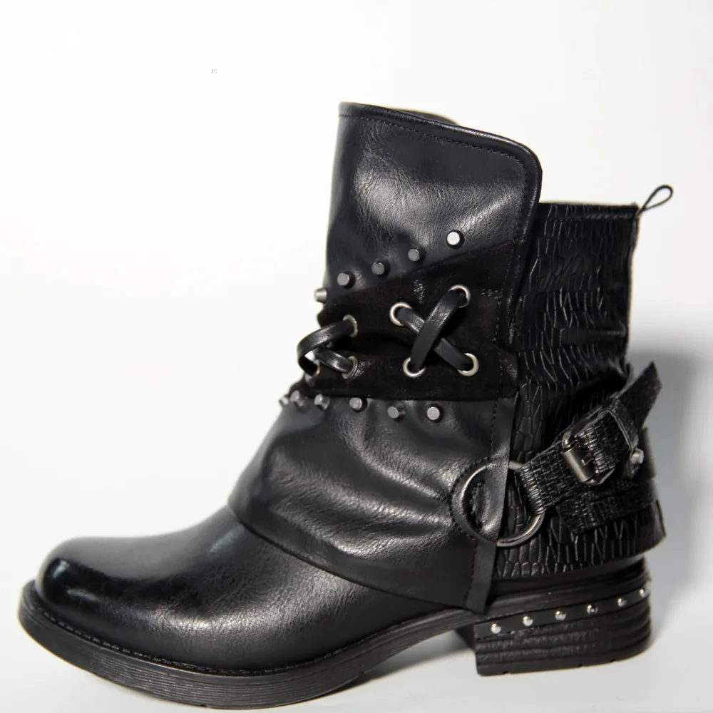 

Retro Women Ankle Boots Rivets Studded Genuine Leather Flat Boots Autumn Winter Female Thick Bottom Botas