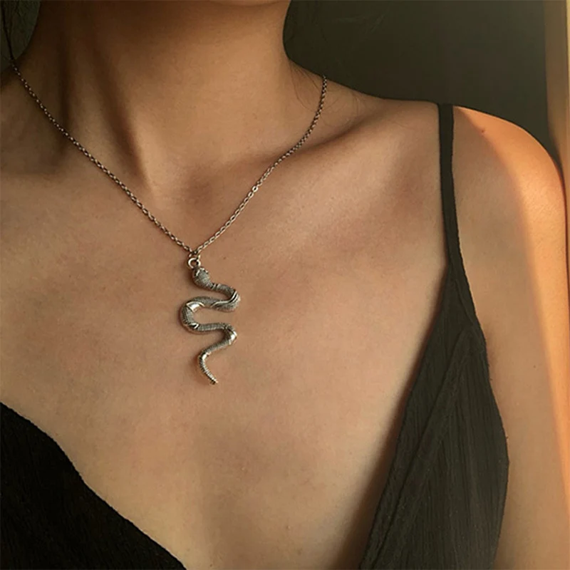 

Punk Snake Pendant Necklace Unique Men's and Women's Popular Necklace Jewelry
