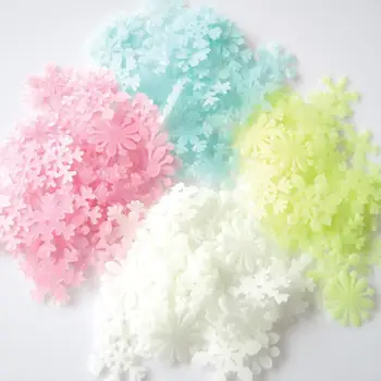 

50 pcs Luminous three-dimensional wall paste snowflake luminous patch DIY fluorescent wall paste