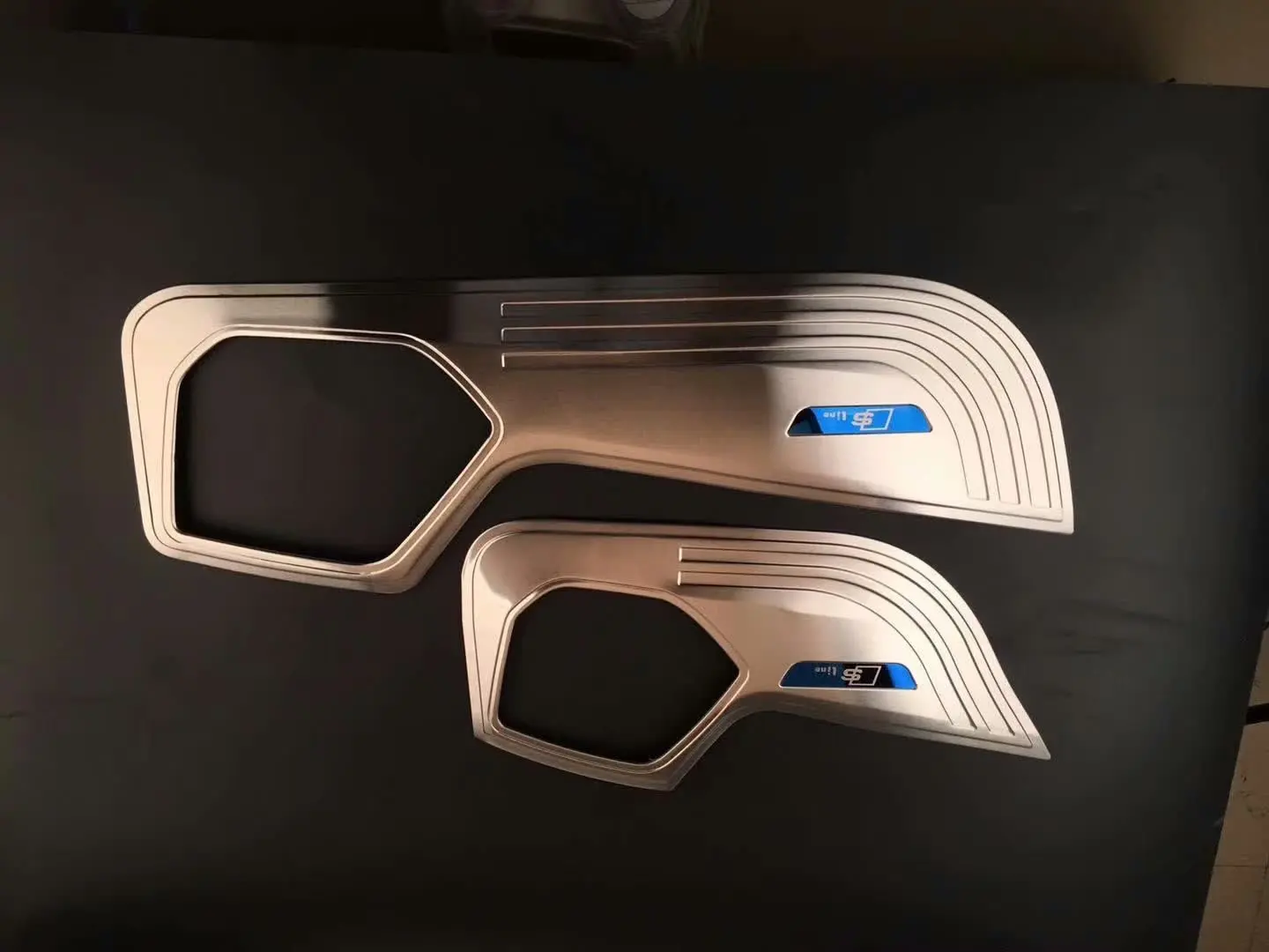 

19 Audi Q3 Anti-kick Pad Audi Q3 Only Modified Car Door Anti-kick Pad Anti-Chafing Pad Decoration Bright Frame Patch