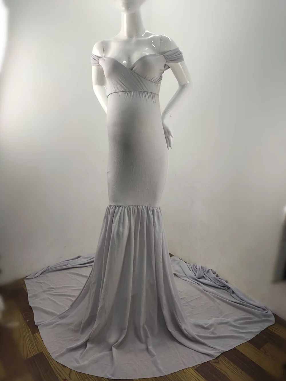 2019 Sexy Maternity Dresses Photography Props Off Shoulder Women Pregnancy Dress For Photo Shooting New Tail Maxi Maternity Gown (3)