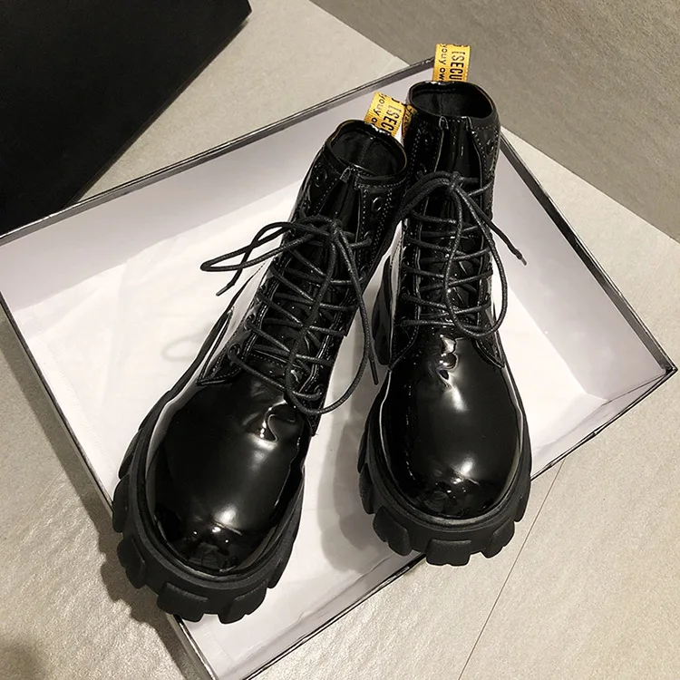 Женские ботинки martin на плоской платформе; Zapatos de mujer; модные однотонные полусапожки с круглым носком; повседневные крутые мотоциклетные ботинки