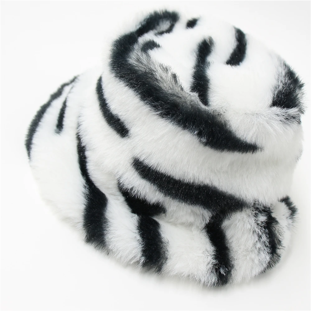 Neo Blythe Doll Cropped Top Shirt Bra with Bell Bottom Pant & Leopard Hat 19