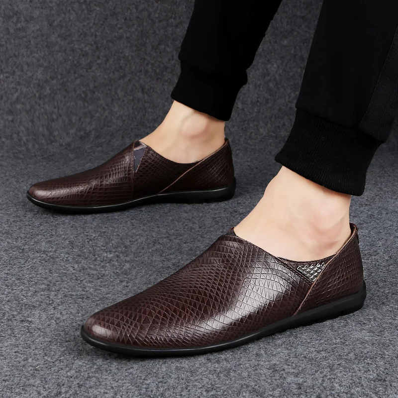 

Slip On Man's Loafer sheos Flats Driving Walking Casual mocccasins fashion Outdoor Shoes Soft Breathable Boat Shoes moccasins