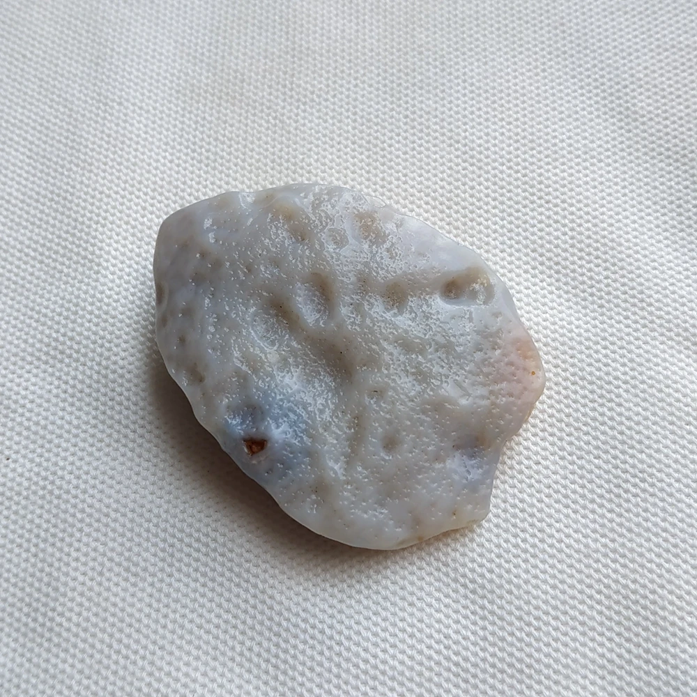 Natural beautiful stone Ornamental raw stone raw agate Silk Road Collectibles unique collection Natural beautiful stone Ornamental raw stone raw agate Silk Road Collectibles unique collection