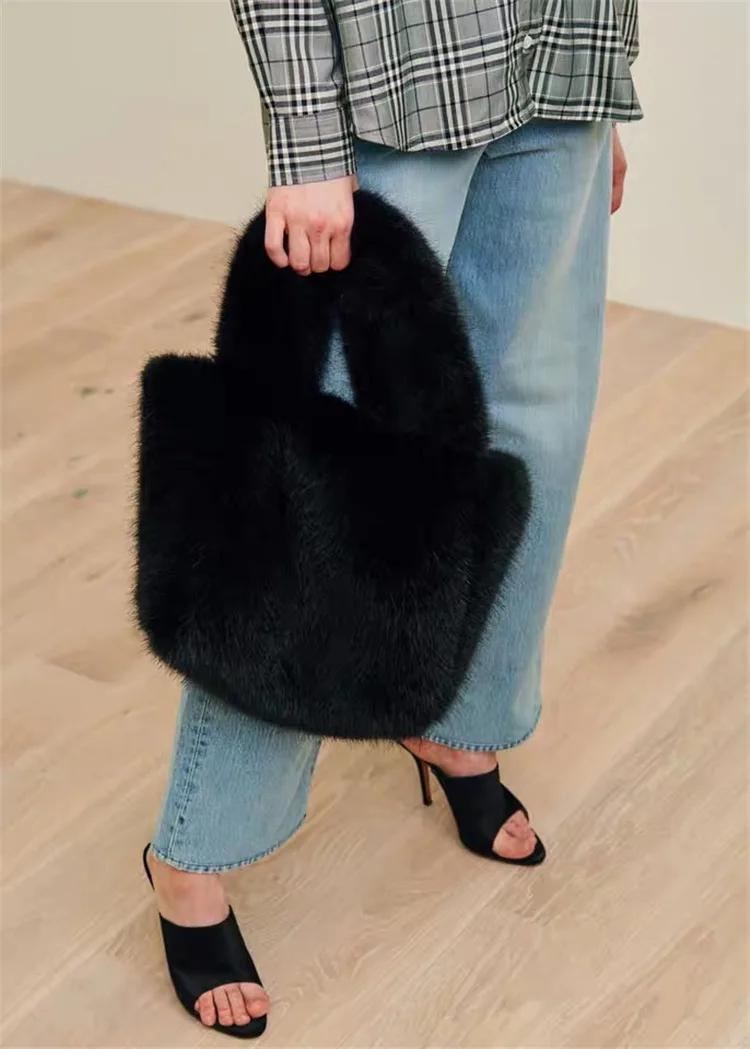 

Spot Winter Faux Fur Fleece T shirt match Handbag Bag