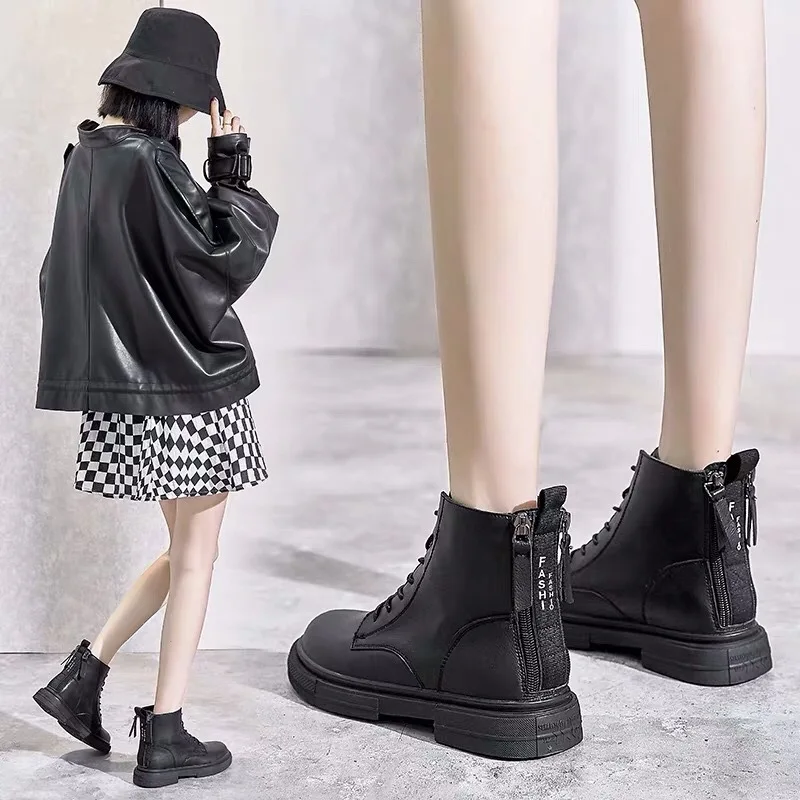 

2019 Winter New Style Black And White with Pattern Versatile Handsome Short Motorcycle Boots